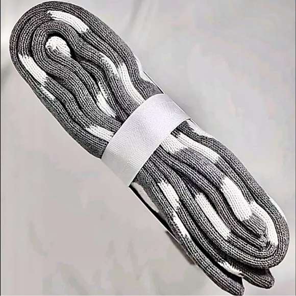 🆕 NWT Ethan Allen Polka Dot White & Gray Knit Throw Blanket, 30’’x 40’’ (New) - Picture 5 of 12